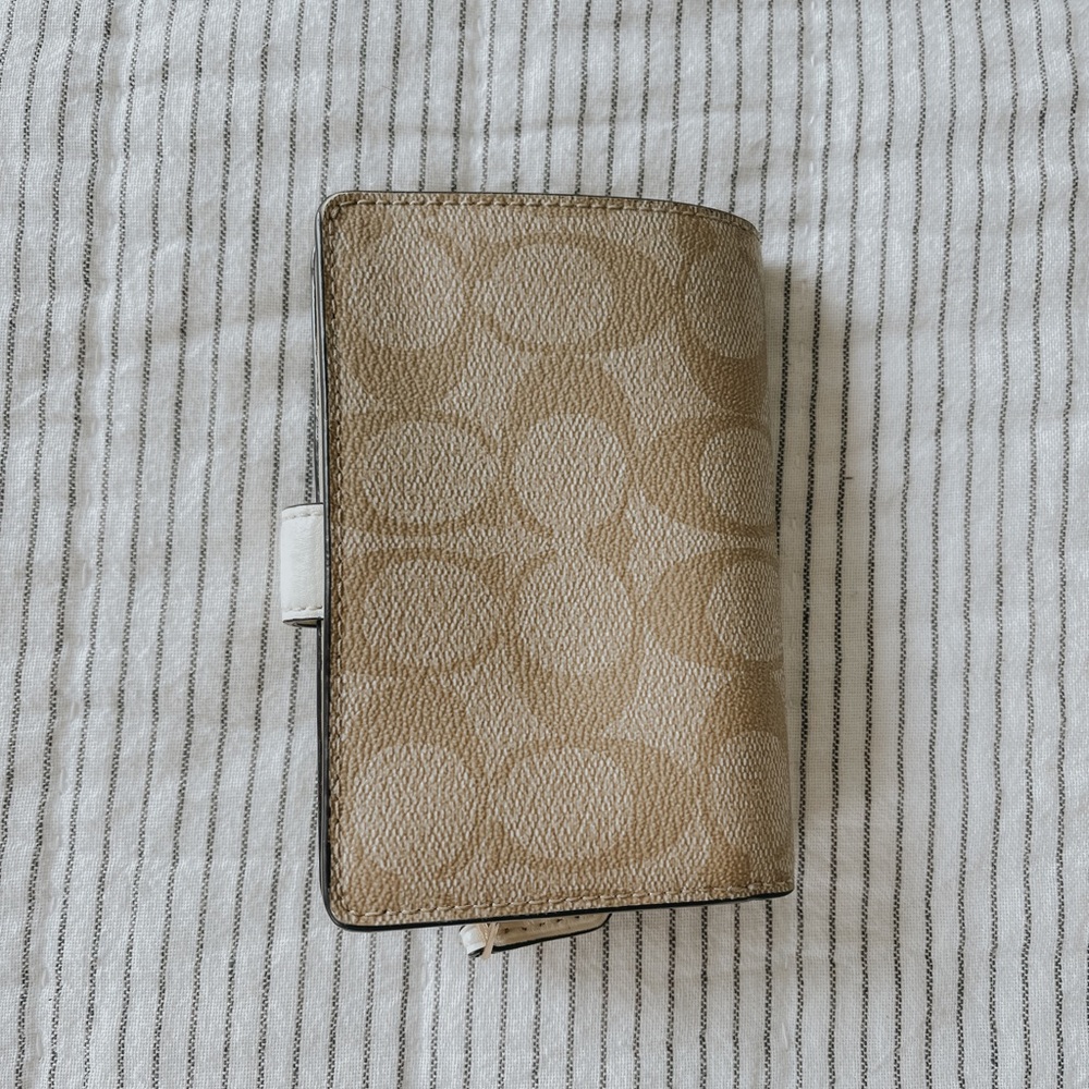 Coach Medium Corner Zip Wallet in Signature Canvas - Picture 4 of 4
